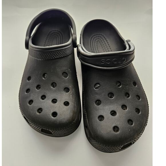 Crocs Men Size 7 Women's Size 9 Black Classic Croc Lightweight Clog Beach Shoe - Picture 2 of 10